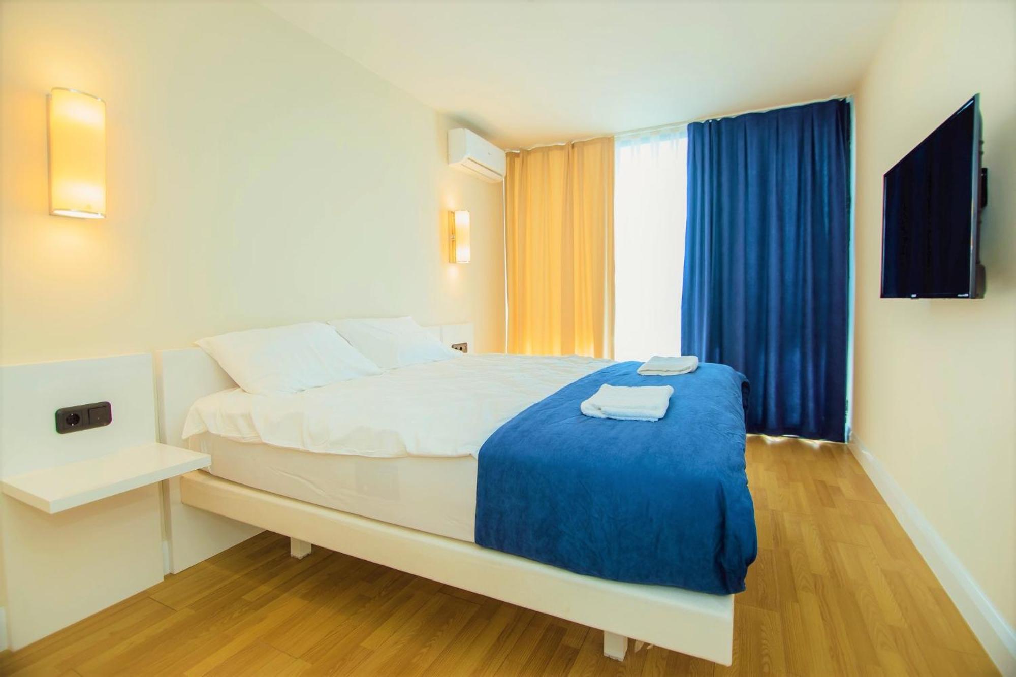 Orbi City Hotel With Sea View Batumi Exterior photo