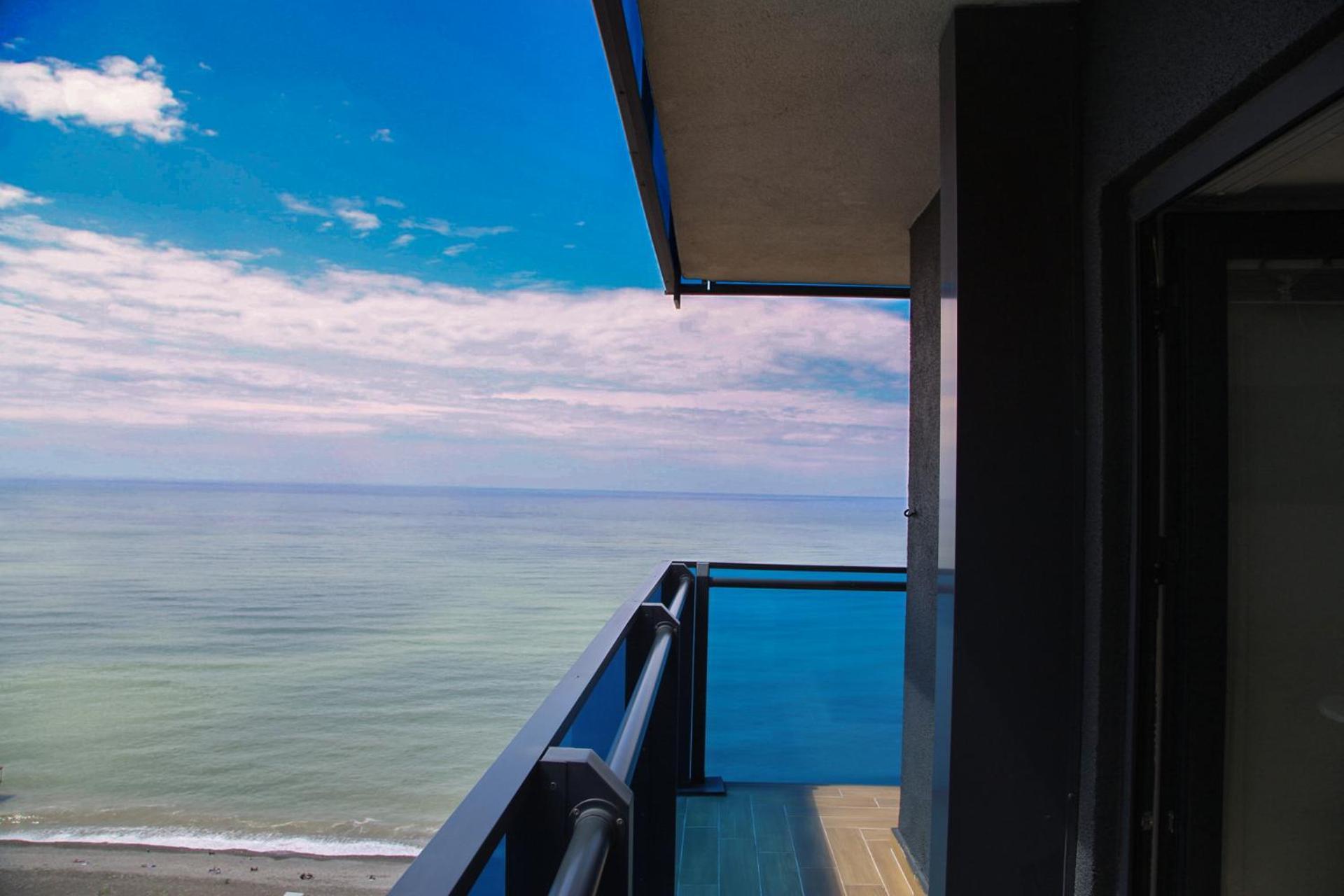 Orbi City Hotel With Sea View Batumi Exterior photo